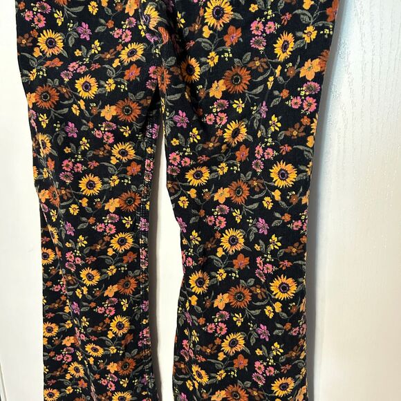 Wrangler high-rise fierce flare floral corduroy pants Size - Picture 14 of 14